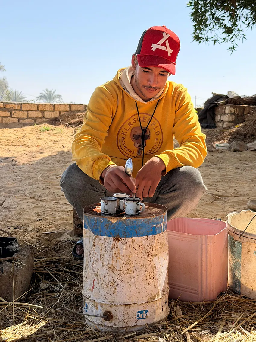 Bedouin life making tea 1